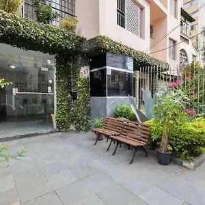 Lindo Com 3 Quartos E Sacada Na Liberdade Sao Paulo