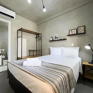 Apartment Amplo Com A/c E Piscina No Terraco