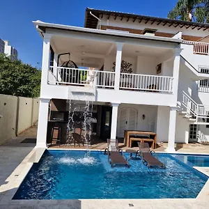 Privativa Em Lindo Casarao *
