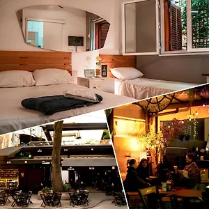 Garoa Hostel *