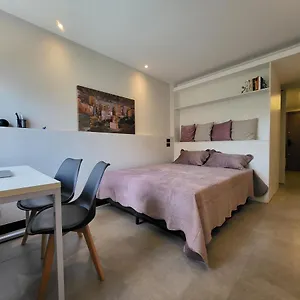 Silvia Apartment
