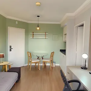 Flat Palace Com Cozinha E Sacada