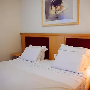 Apartment Ape Bienal Suits, Arrumacao, Manobrista E Piscina *