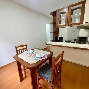 Oscar Freire 3 Pessoas Com Vaga De Garagem * Sao Paulo