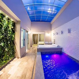 Quo Love hotel 3*