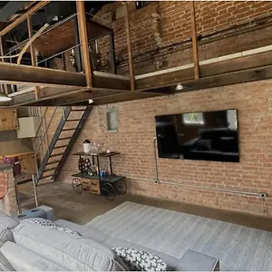 Holiday home Casa Loft Industrial C/ Area Externa/Cama King/Churrasqueira