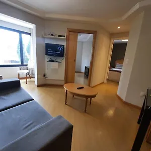 Flat Com Dois Quartos E Dois Banheiros * Sao Paulo