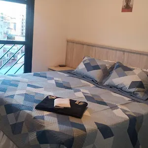Flat Plaza 51 *