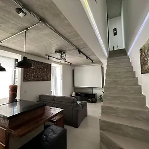 Duplex *