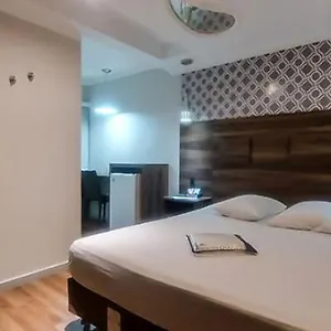 Love hotel Makakus