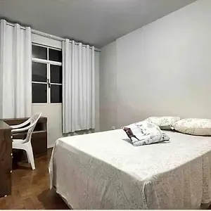 Avenida Paulista - Casal Em Compartilhado *