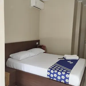 Hotel Oyo Macedo 3*